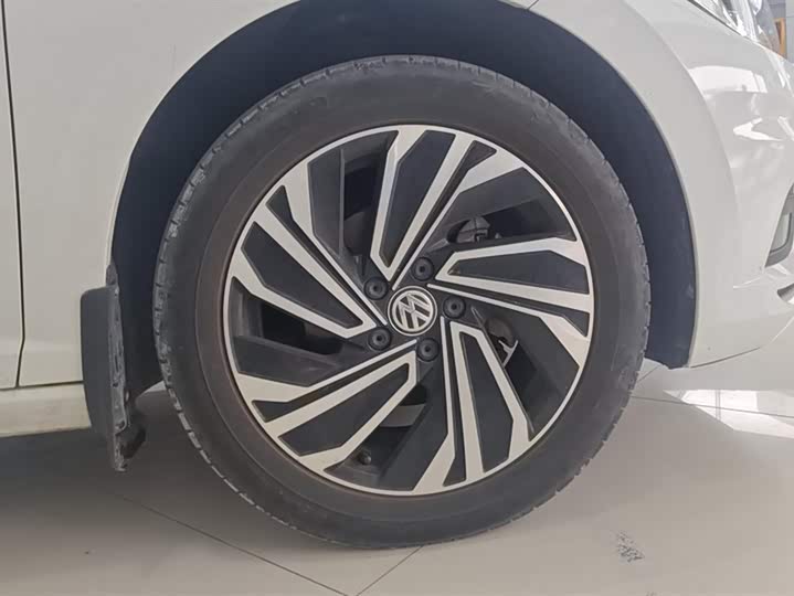 Фото 6 - Volkswagen Sagitar L