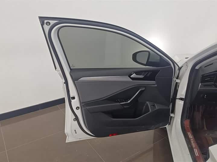 Фото 7 - Volkswagen Sagitar L