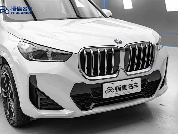 Фото 9 - BMW X1