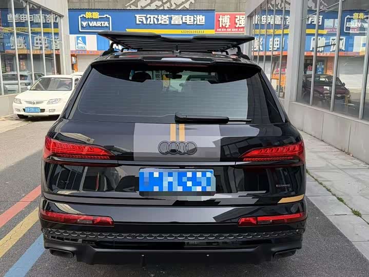 Фото 4 - Audi Q7