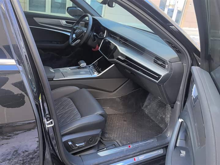 Фото 8 - Audi A6L