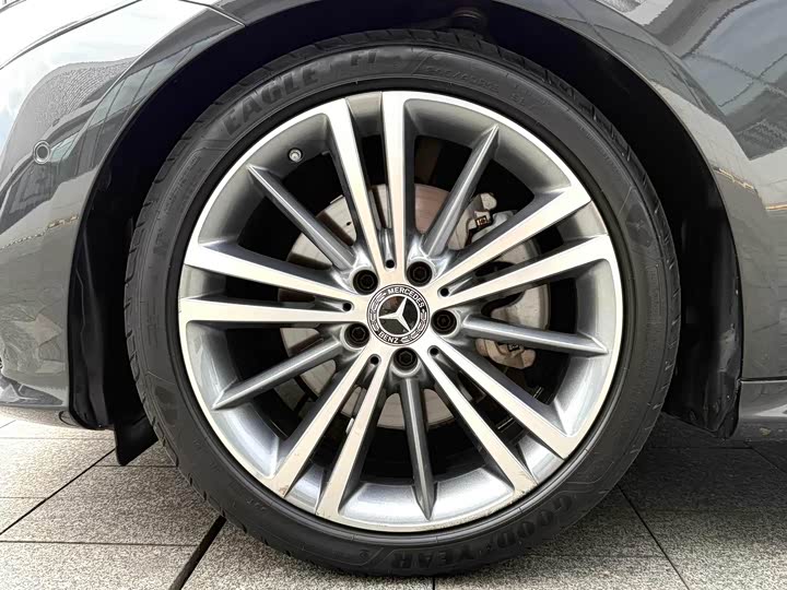 Фото 5 - Mercedes-Benz CLS-Class