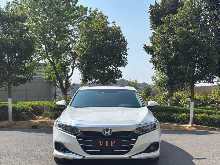 Фото 2 - Honda Accord