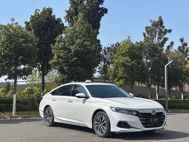 Фото 3 - Honda Accord