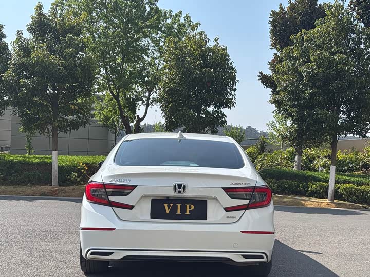 Фото 6 - Honda Accord