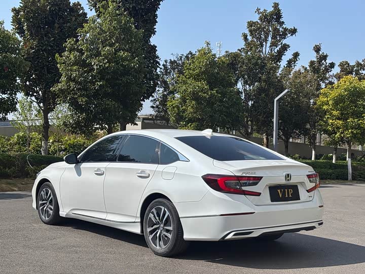 Фото 7 - Honda Accord