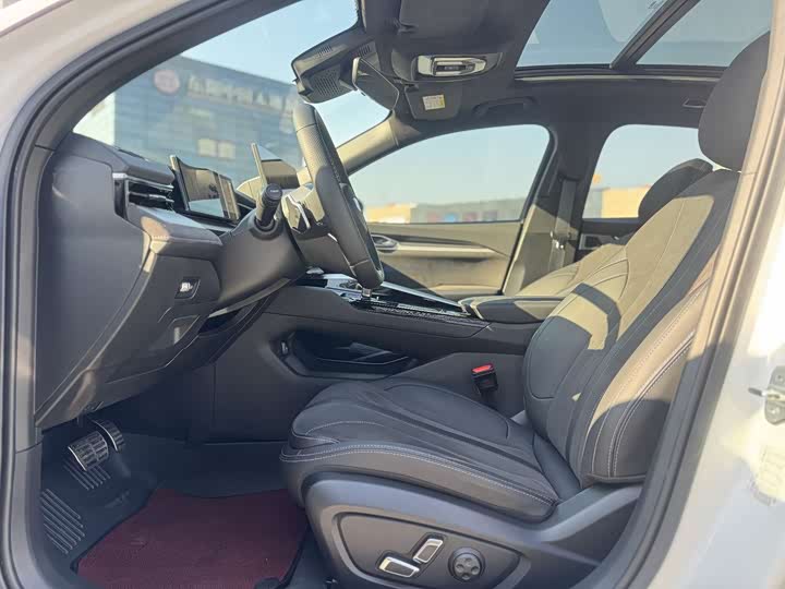 Фото 4 - Geely Preface