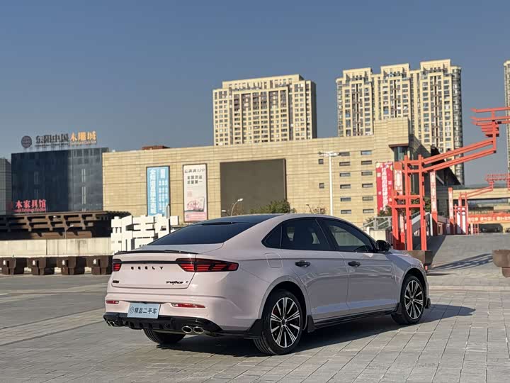 Фото 9 - Geely Preface