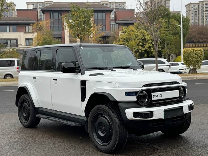 Фото 3 - Chery iCar V23