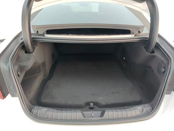 Фото 4 - Jaguar XF L