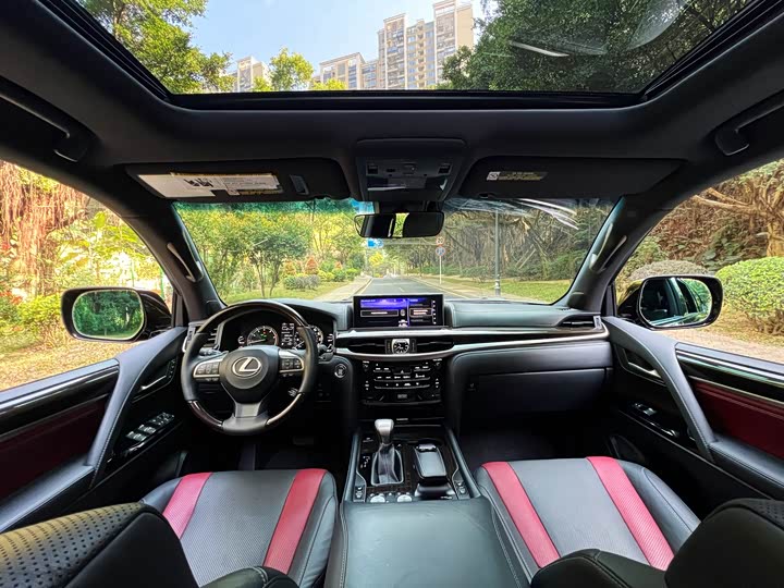 Фото 4 - Lexus LX