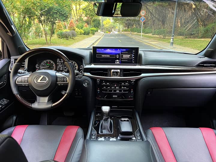 Фото 5 - Lexus LX