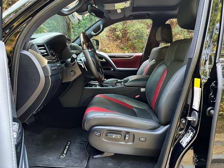 Фото 9 - Lexus LX