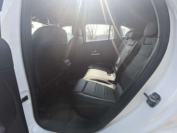 Фото 6 - Mercedes-Benz GLA-Class