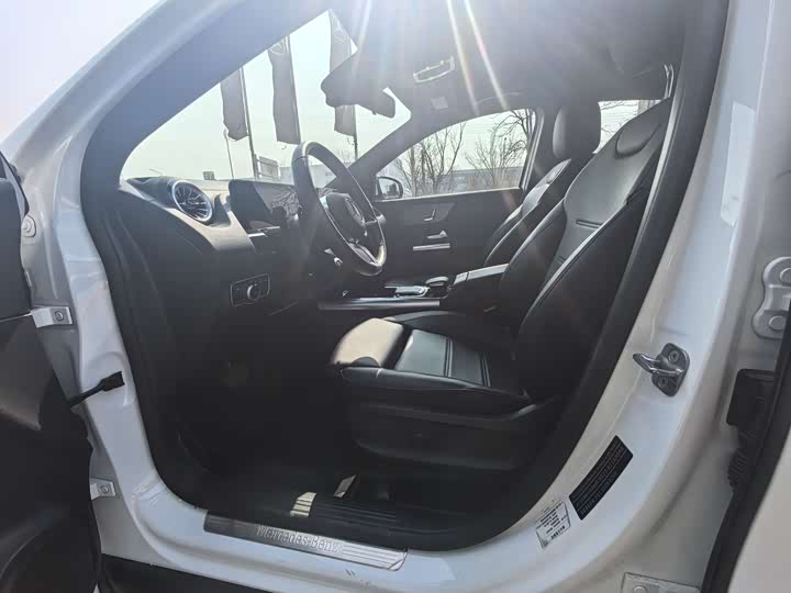 Фото 7 - Mercedes-Benz GLA-Class