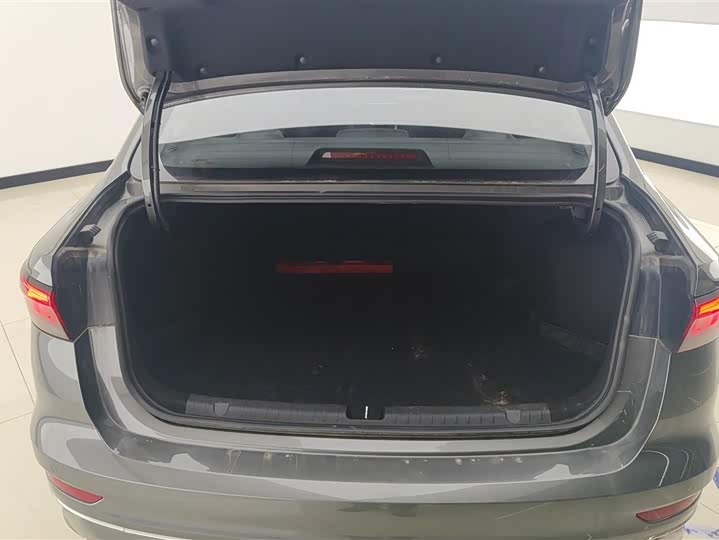 Фото 4 - Geely Emgrand