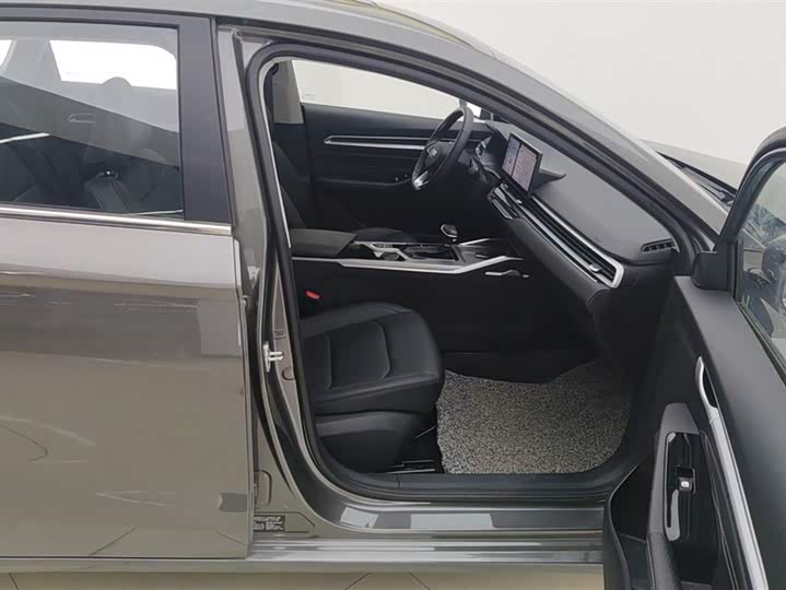 Фото 8 - Geely Emgrand