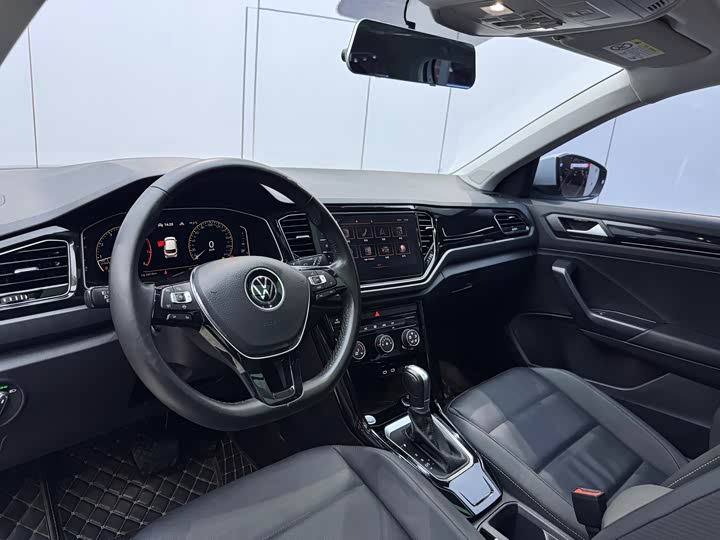 Фото 8 - Volkswagen T-Roc