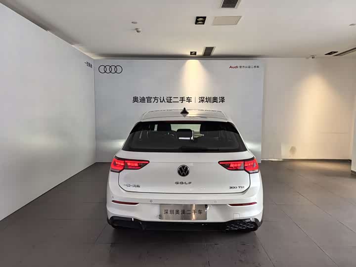 Фото 4 - Volkswagen Golf