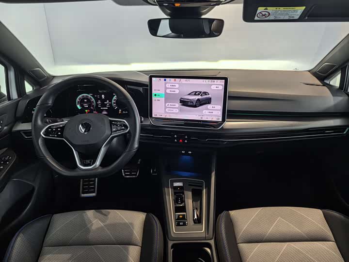 Фото 9 - Volkswagen Golf