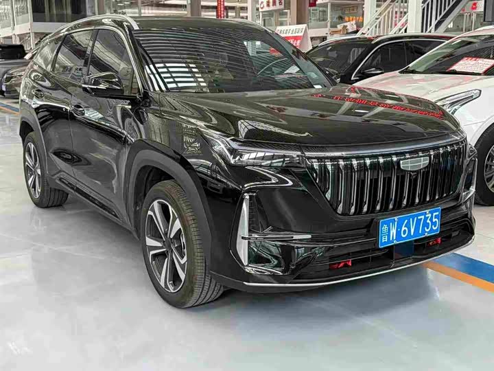 Фото 2 - Geely Atlas L