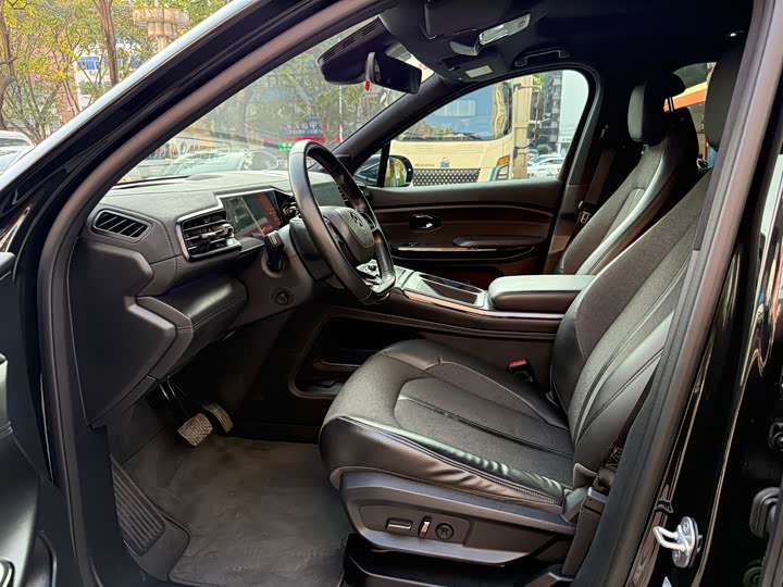 Фото 4 - Nio EC6