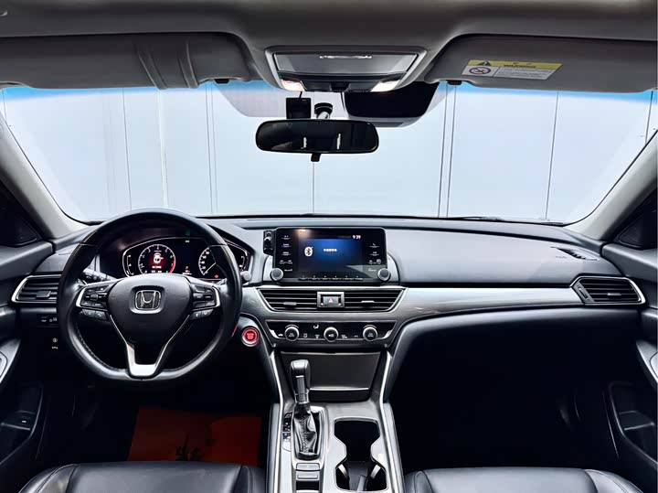 Фото 2 - Honda Accord