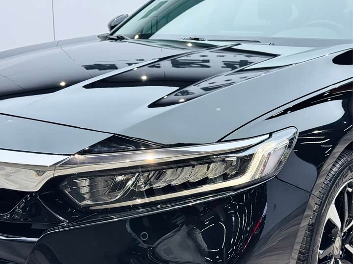 Фото 7 - Honda Accord