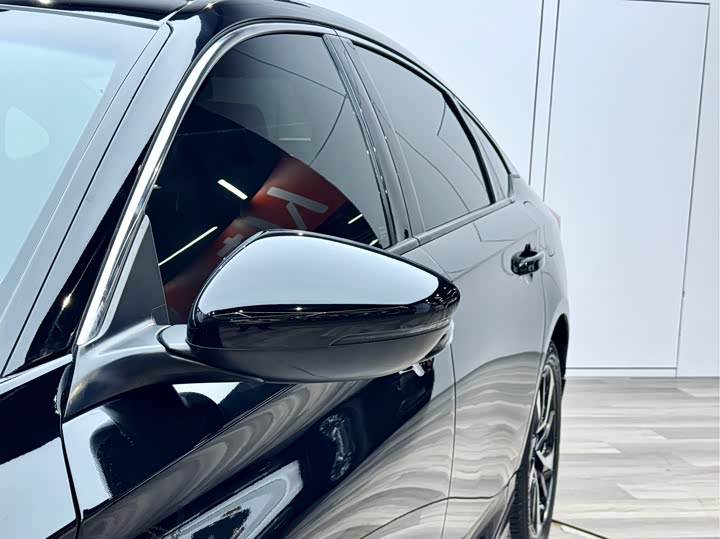 Фото 8 - Honda Accord