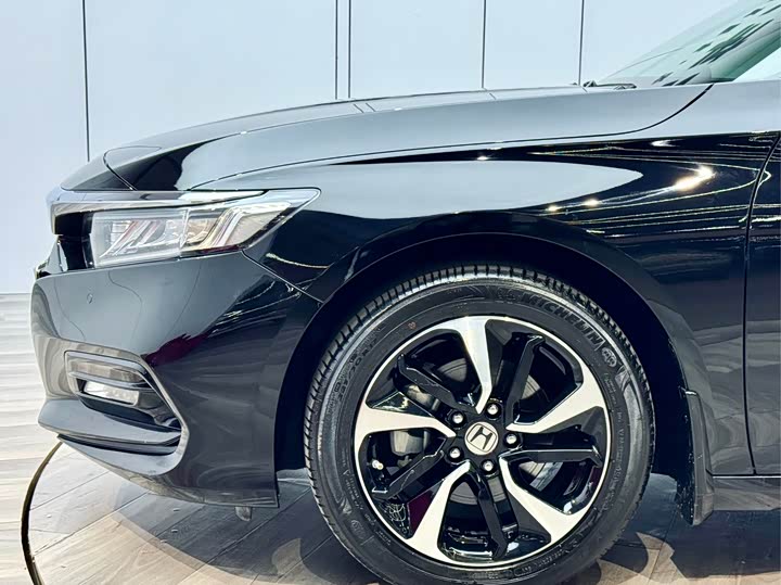 Фото 9 - Honda Accord