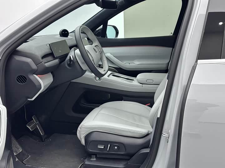 Фото 7 - Nio EC7