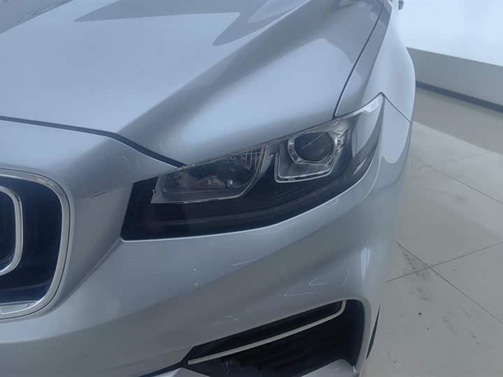 Фото 5 - Geely Atlas