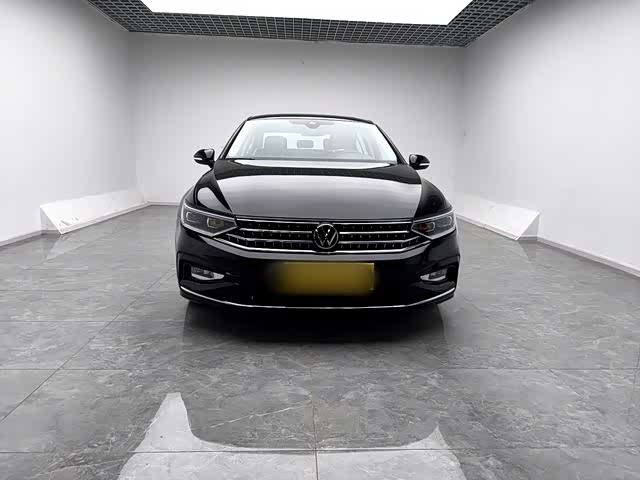 Фото 2 - Volkswagen Magotan