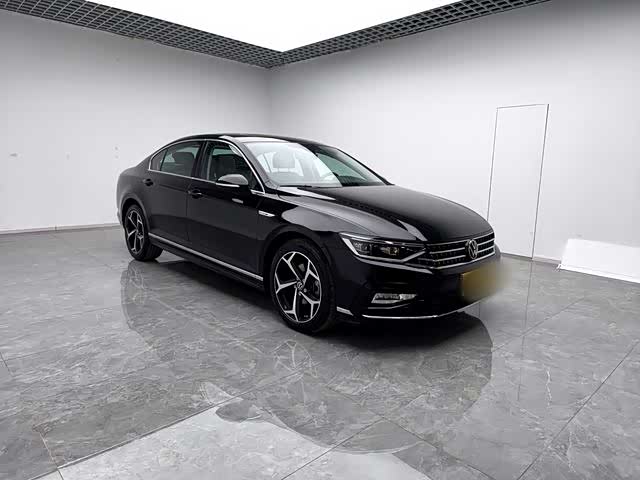 Фото 3 - Volkswagen Magotan