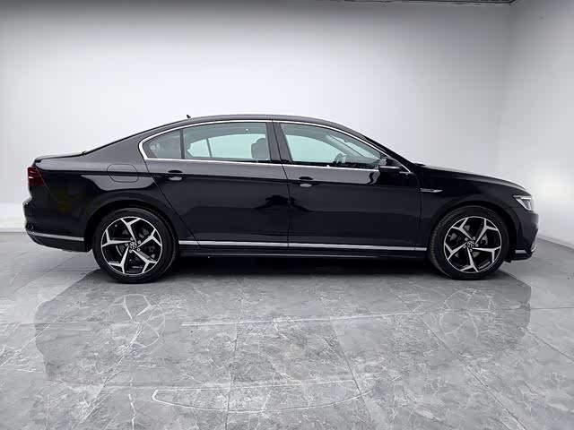 Фото 8 - Volkswagen Magotan