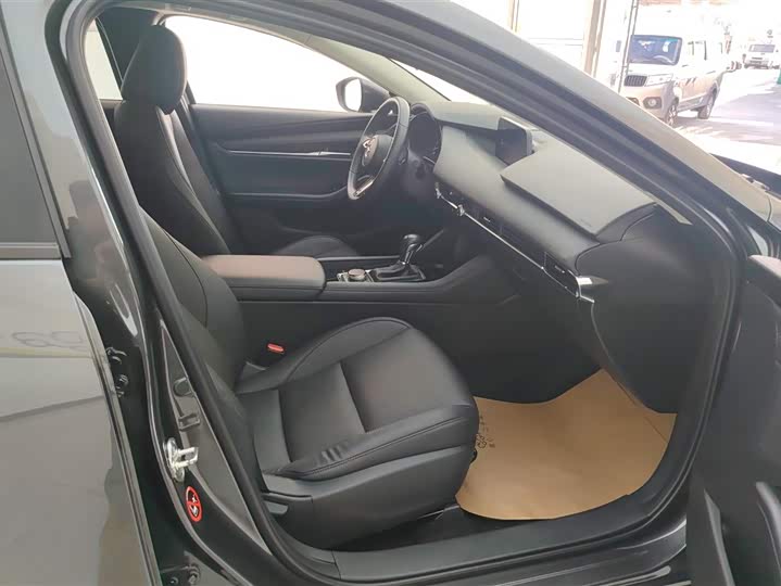 Photo 8 - Mazda 3 (Axela)