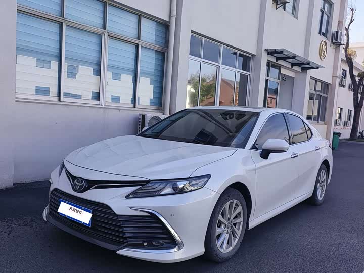 Фото 3 - Toyota Camry