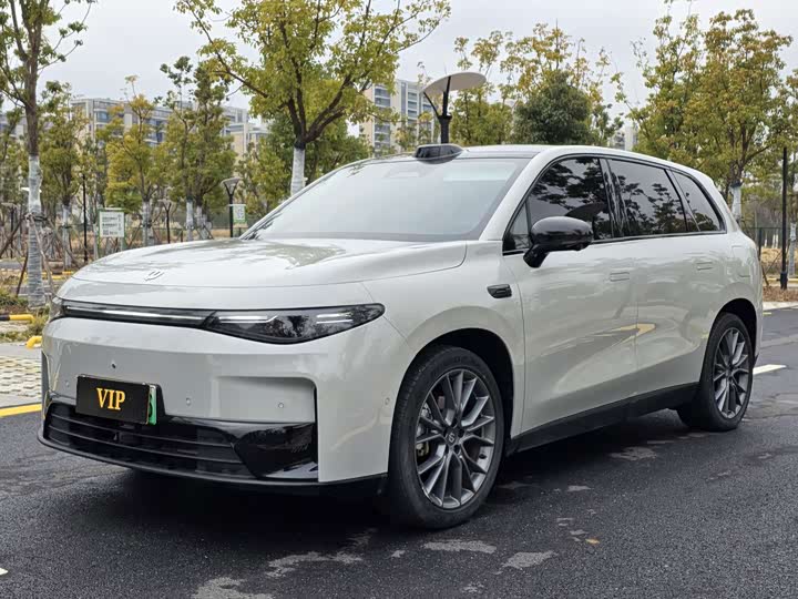 Фото 1 - Leapmotor C10