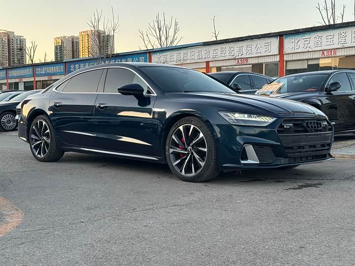 Фото 3 - Audi A7L