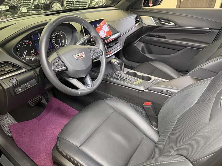 Фото 9 - Cadillac CT4