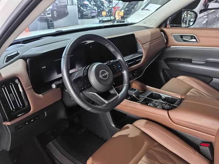 Фото 9 - Nissan Pathfinder