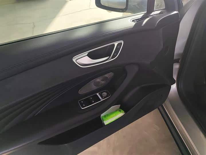 Фото 7 - Roewe D7