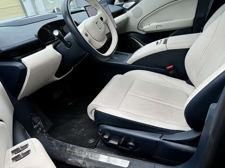 Фото 4 - Zeekr 007