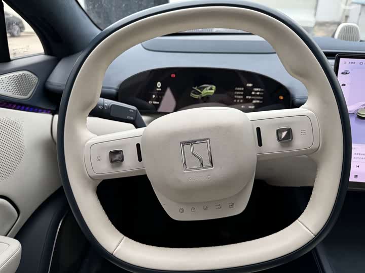 Фото 7 - Zeekr 007