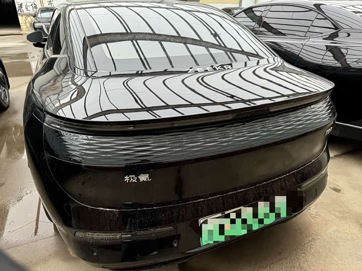 Фото 8 - Zeekr 007