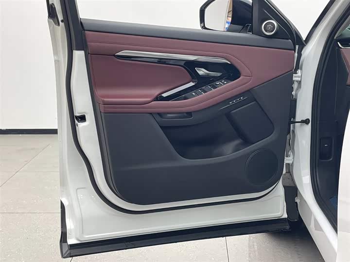 Photo 9 - Land Rover Range Rover Evoque L