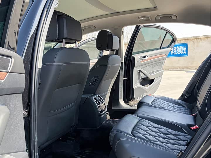 Фото 7 - Volkswagen Magotan