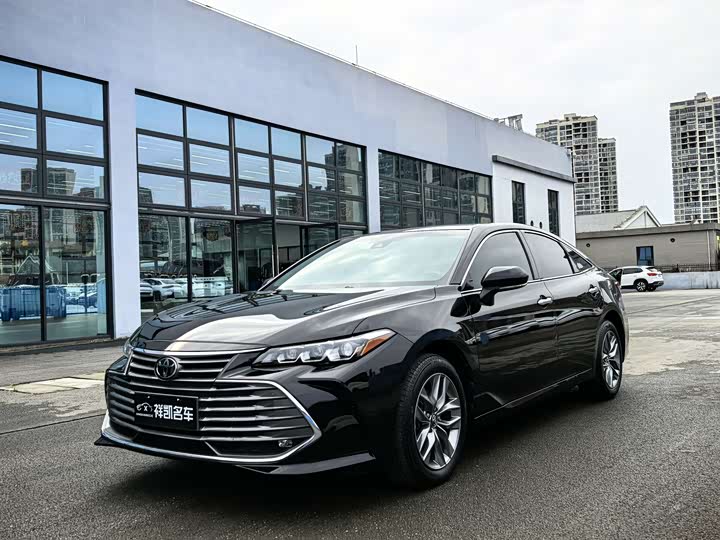 Photo 1 - Toyota Avalon