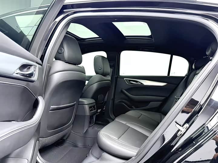 Фото 8 - Cadillac CT5