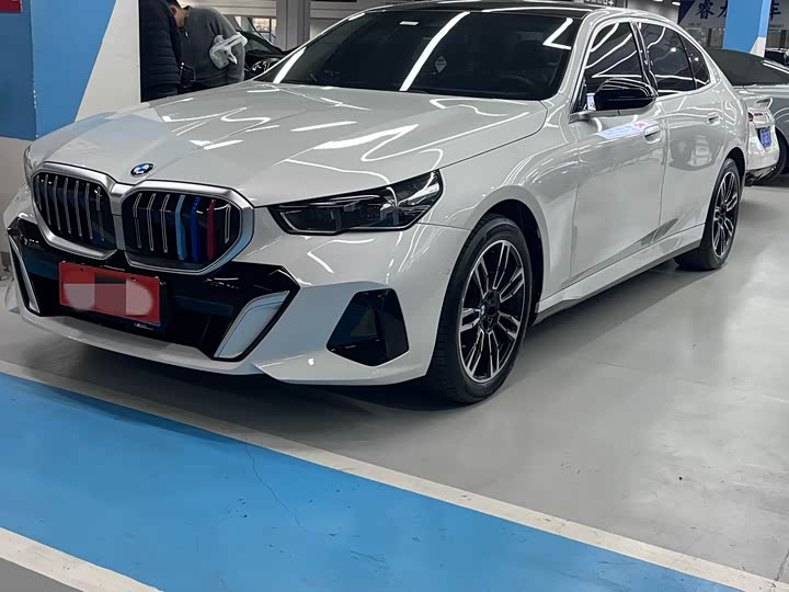 Фото 1 - BMW 5 Series